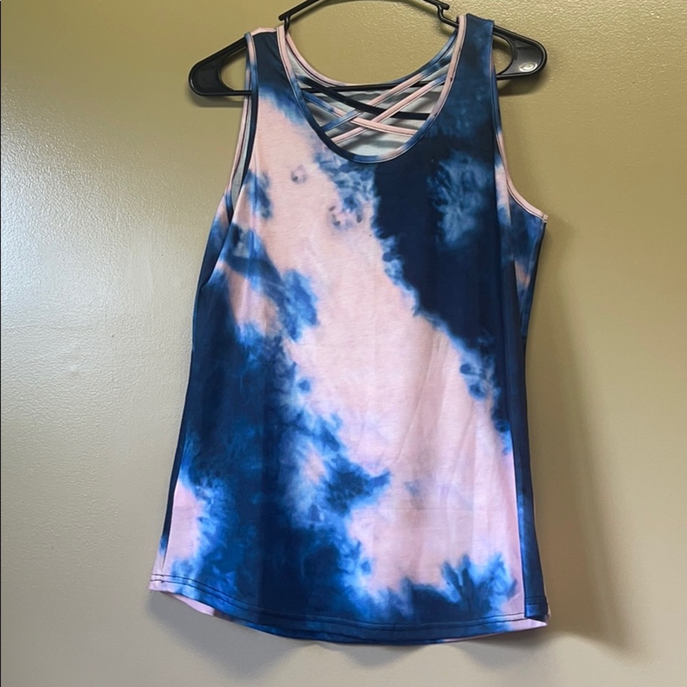 Cute tank! New!!